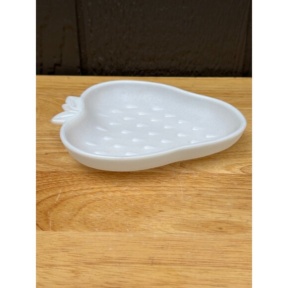 Hazel Atlas White Strawberry-Shaped Fruit  Milk Glass Candy Nut Dish Textured - Picture 4 of 4